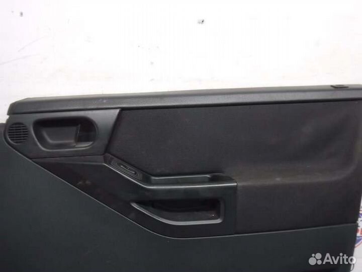Обшивка двери передняя правая Opel Meriva Z16XE