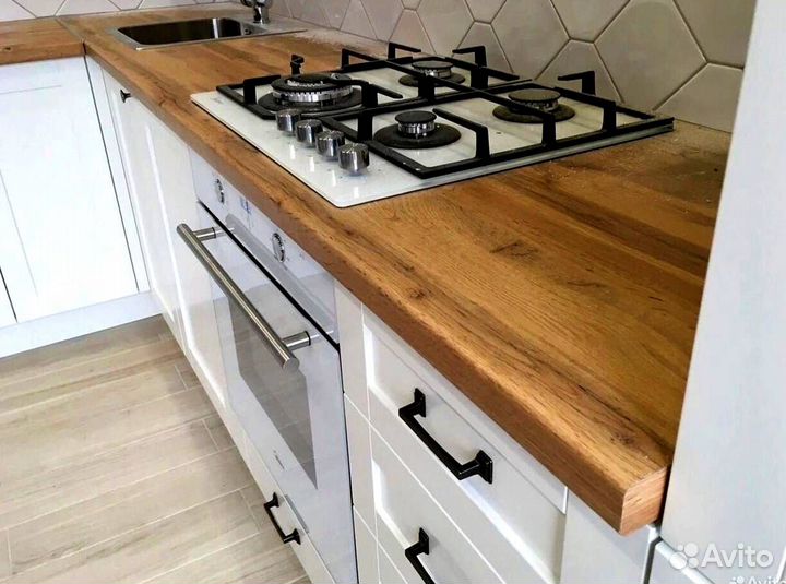 Кухня в потолок на заказ в Москве