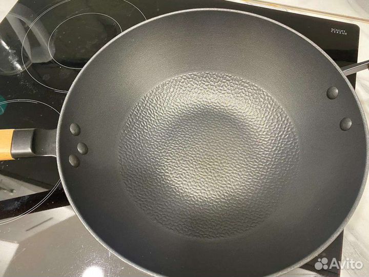 Чугунная вок-сковорода fissman 30см (Nomada 5л)