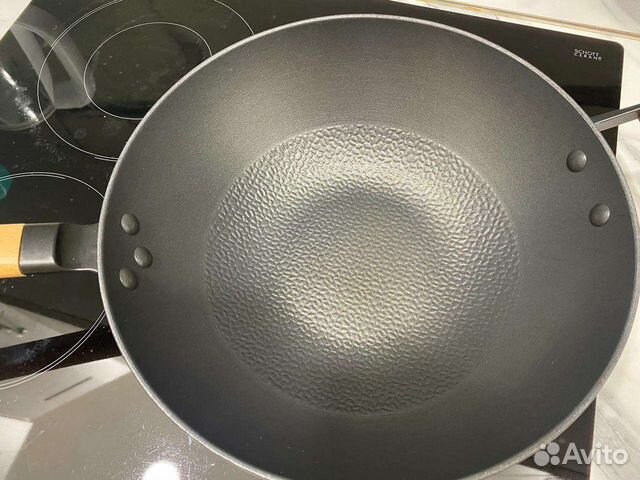 Чугунная вок-сковорода fissman 30см (Nomada 5л)