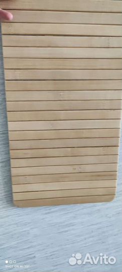 Гибкая накладка-столик для подлокотника на диван