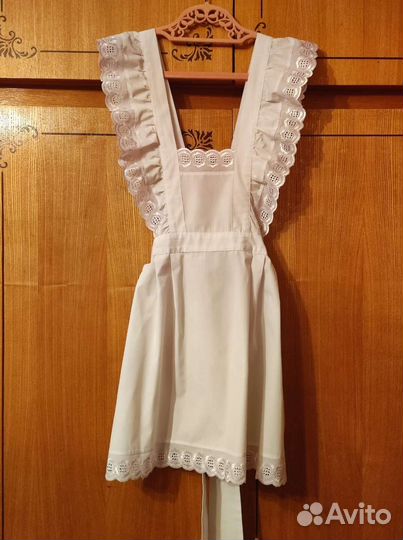 Белый школьный фартук