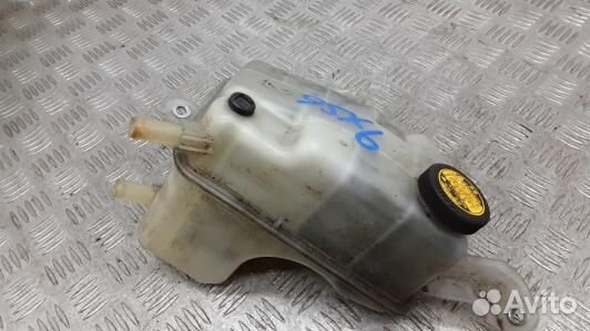 Бачок расширительный toyota avensis T27 (95X06NP01