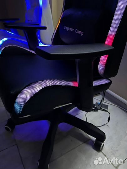 Игровое кресло с подсветкой