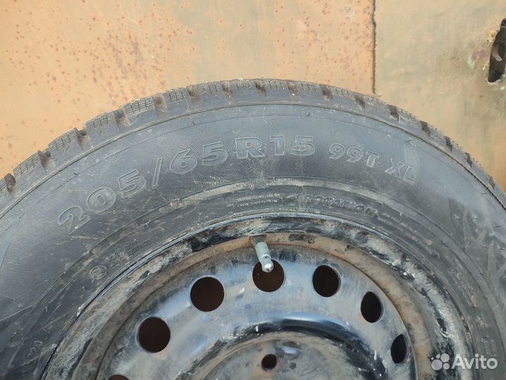 Комплект зимних колёс 205/65 r15