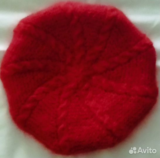 Берет вязаный. Варежки