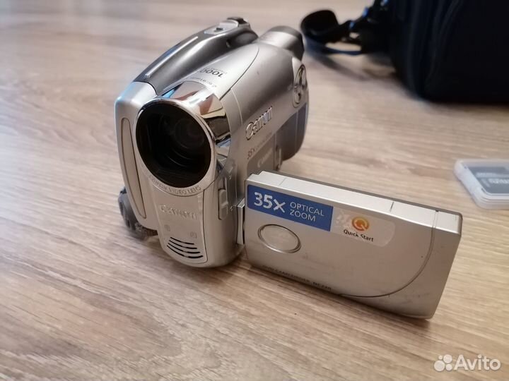 Видеокамера Canon DC220