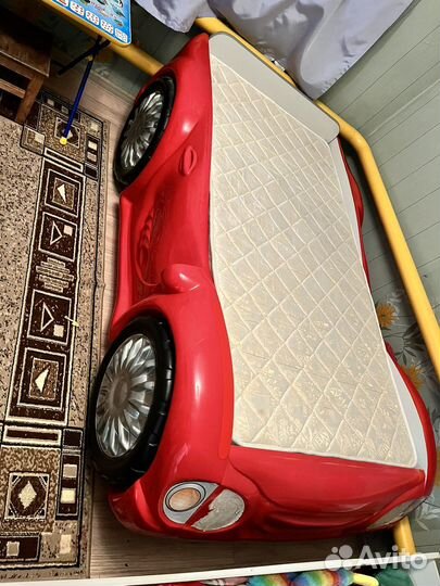 Детская кровать-машинка б/у