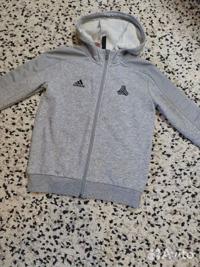 Спортивный костюм Adidas б/у 140 р