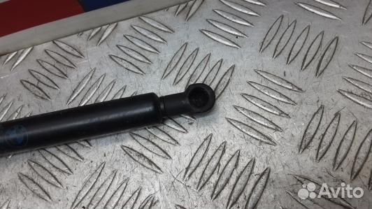 Амортизатор капота BMW 3 E90/E91 (LPH01D701)