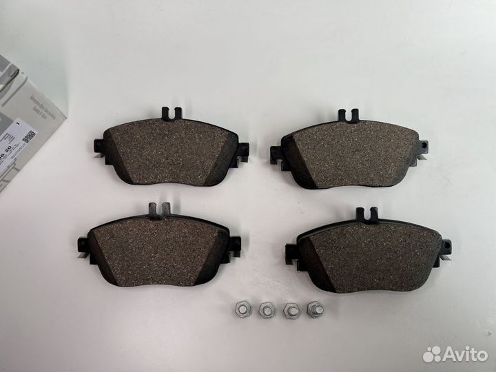 Тормозные колодки Mercedes-Benz A0084200620