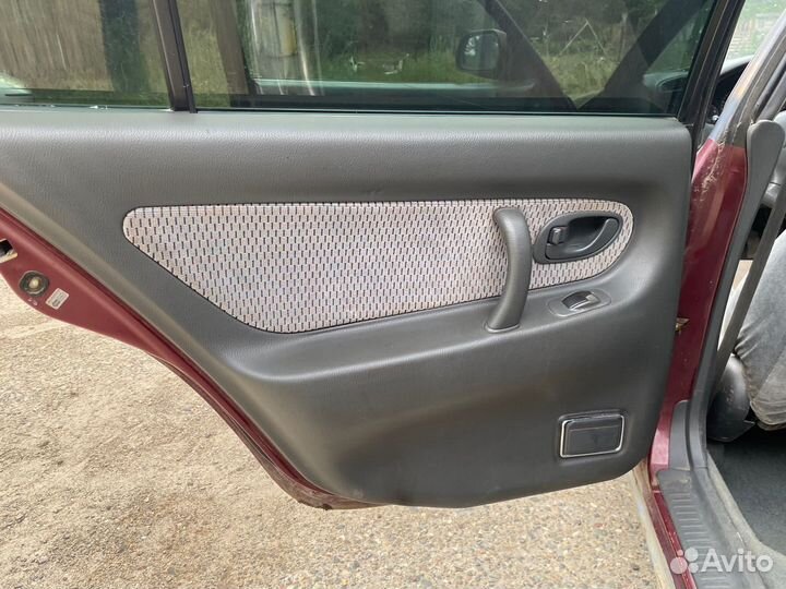 Дверные обшивки Mitsubishi Galant 7