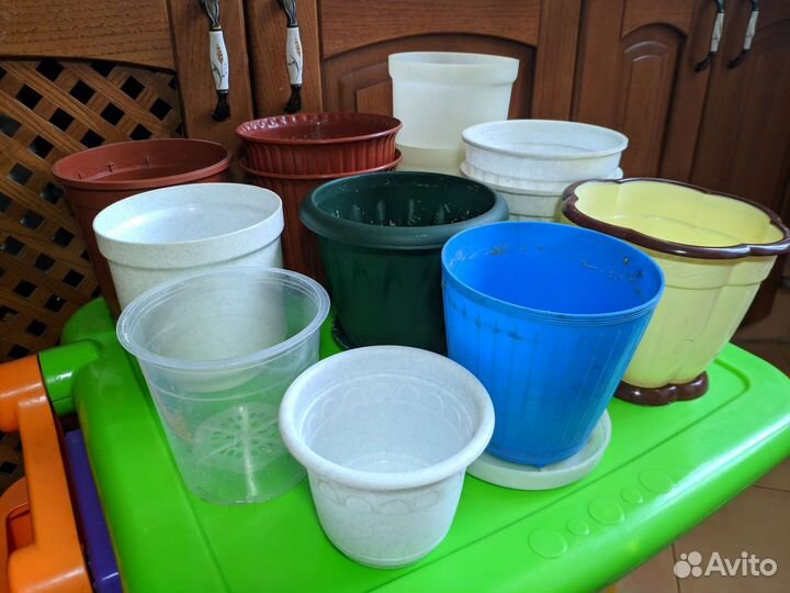 Горшки керамические и пластмассовые