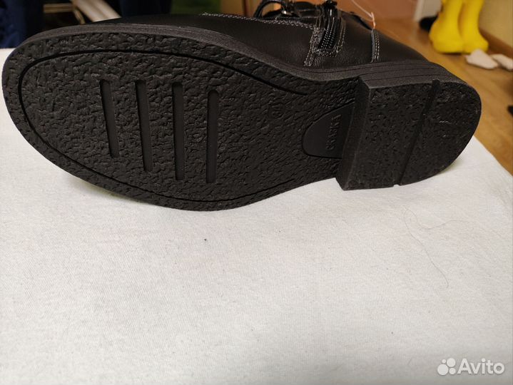 Ботинки зимние на мальчика размер 34