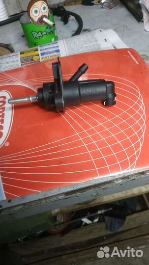 Цилиндр сцепления главный