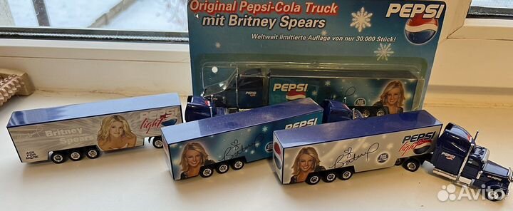 Britney Spears книги,dvd, куклы, маска, стакан