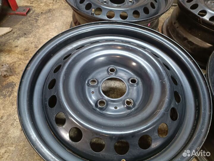 Диски Nissan r16 5*114, 3 d66, 1 комплект