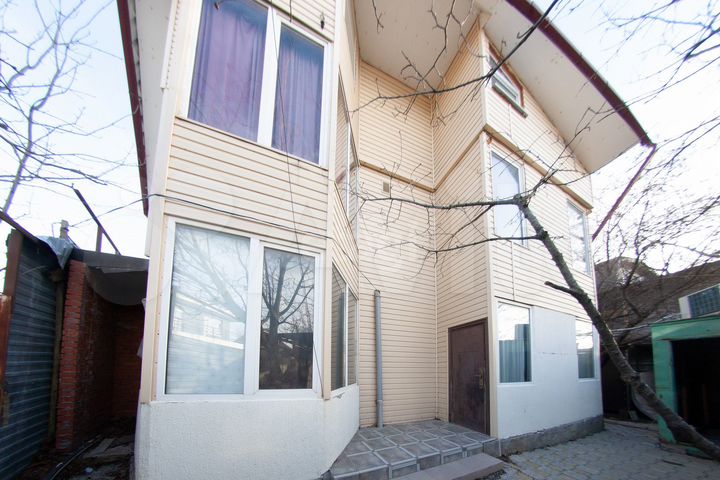 Дом 277 м² на участке 3,2 сот.