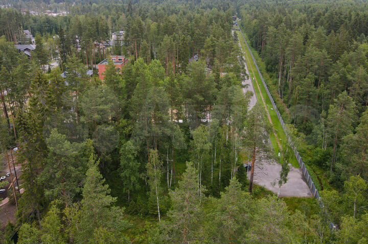 Коттедж 270 м² на участке 14 сот.