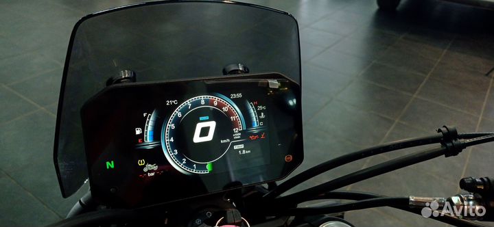 Voge AC525X