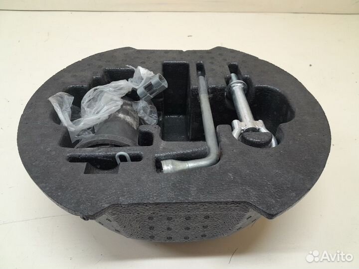 Ящик инструментов LADA Vesta 2015