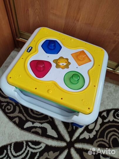 Развивающий стол Chicco. Музыкальный столик 3в1