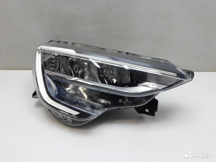 Фара правая Renault Arkana