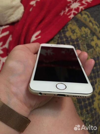 Телефон iPhone 6s