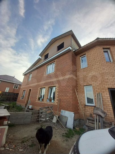 Дом 303,9 м² на участке 5,4 сот.