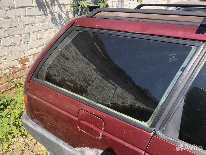 Стекла задних крыльев Volkswagen Passat B3