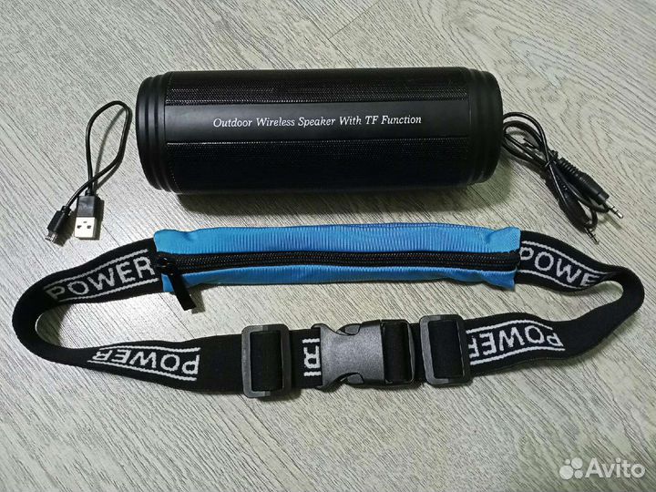 Портативная колонка с напоясным чехлом