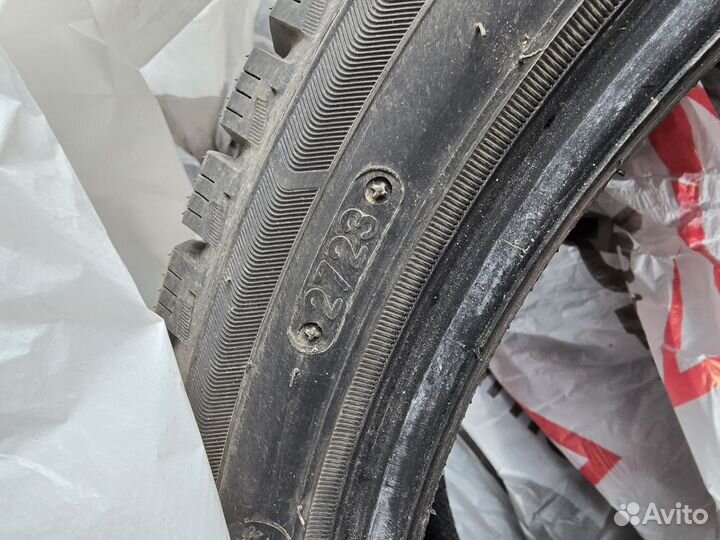 Triangle PL02 225/40 R18 92