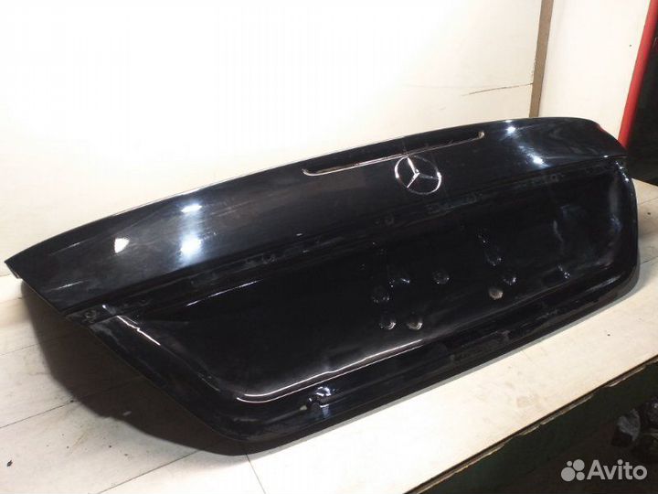 Крышка багажника задняя Mercedes E-Class W211