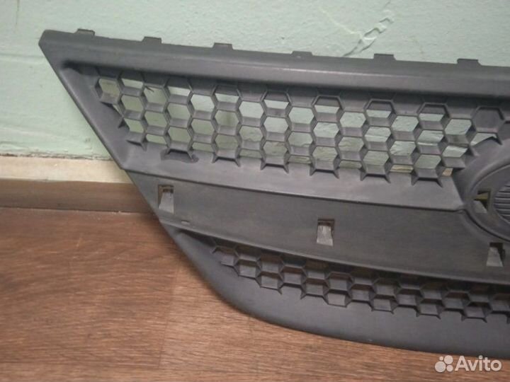 Решетка радиатора LADA Largus 2012