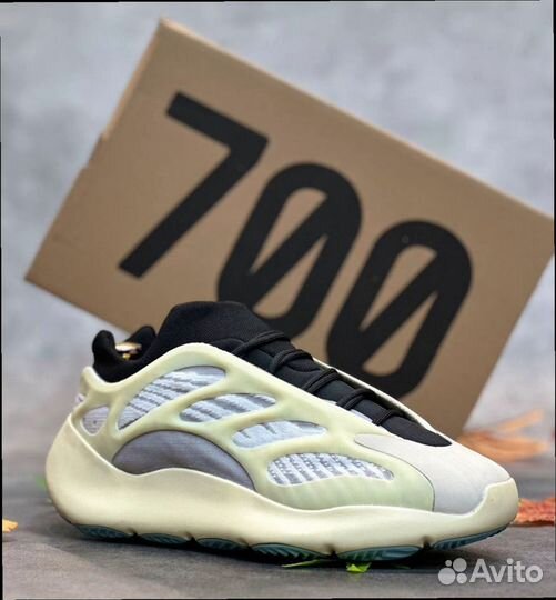 Кроссовки Мужские Adidas Yeezy boost 700