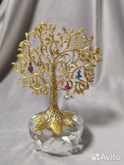 Денежное дерево с талисманами удачи