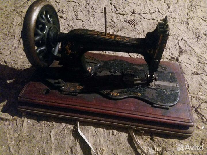 Швейная машина Singer
