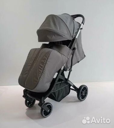 Коляска прогулочная luxmom