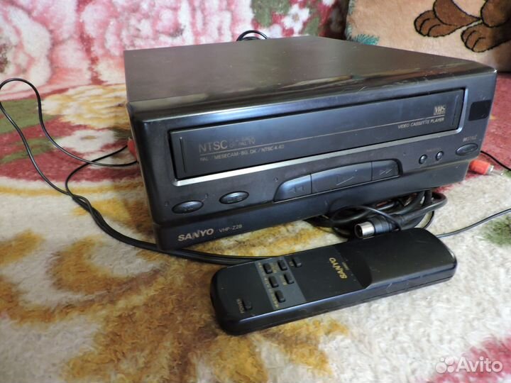 Продаю видеоплееры 2 дисковых караоке и 1кассетный