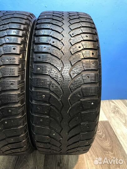 Bridgestone Blizzak Spike-01 215/60 R16