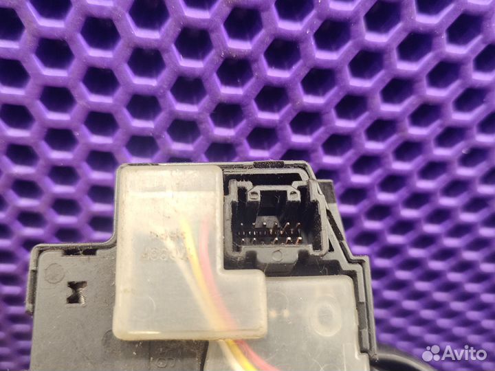 Подрулевой переключатель 17 d 837, правый