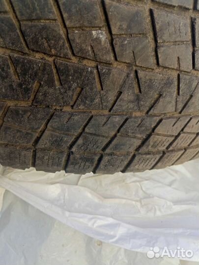 Bridgestone Blizzak Ice 215/70 R16