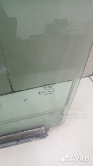 Стекло двери переднее левое Volvo S80