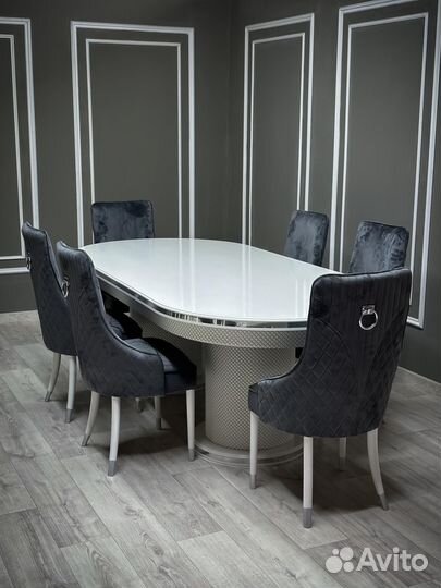 Стол обеденный со стульями