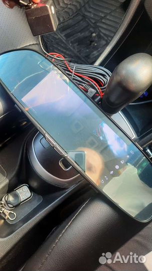 Зеркало заднего вида с видео регистратором