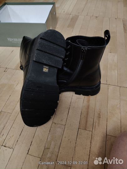 Ботинки женские зимние 38 размера новые