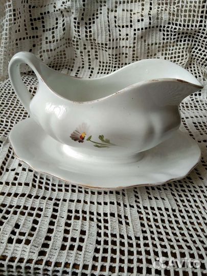 Ваза для фруктов на ножке и кувшин