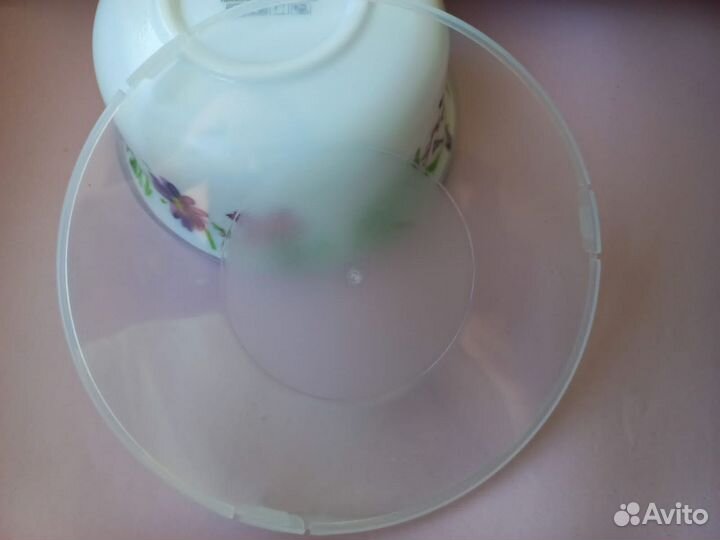 Набор салатников с крышкой новый 3 предмета