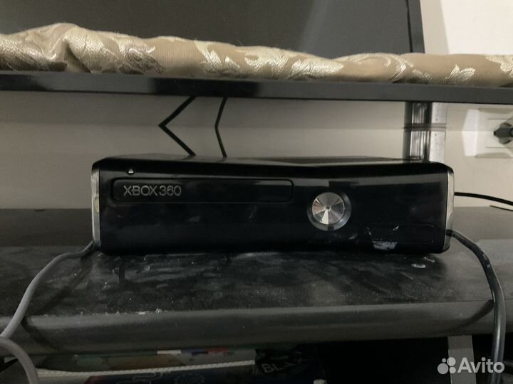 Xbox 360 Slim + игры