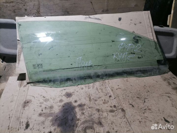 Стекло перед право Форд Фокус 2